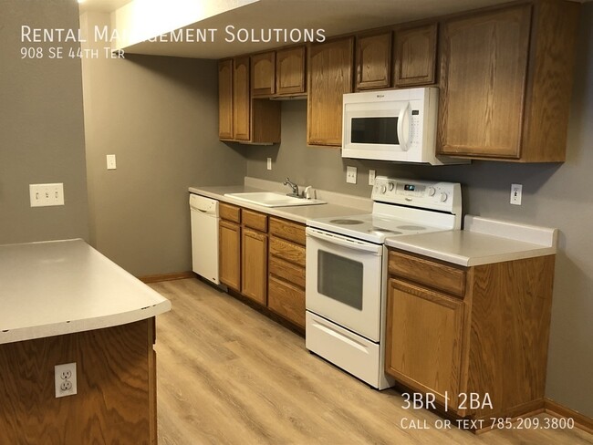 Building Photo - *SHAWNEE HEIGHTS SCHOOL DISTRICT* 908 SE 4...