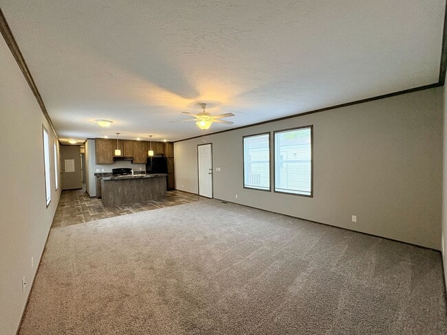 Building Photo - 10694 State Rte 762