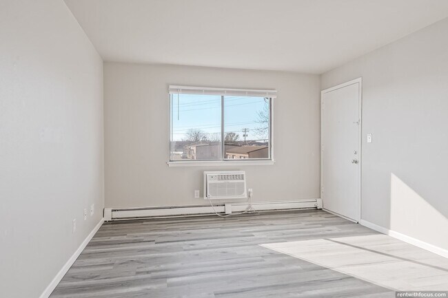 Foto del interior - 671 S. Western Ave.