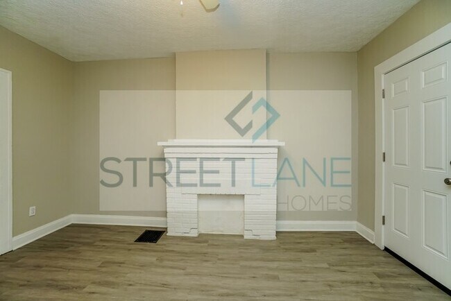 Foto del edificio - REDUCED! - Now offering FREE first full mo...
