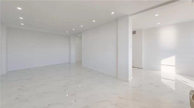 Building Photo - 1311 Brightwater Ave