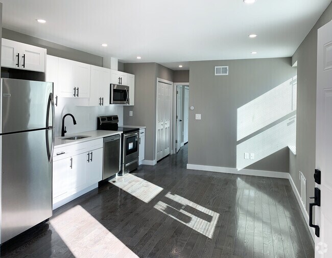 Building Photo - 1379 S 46th St