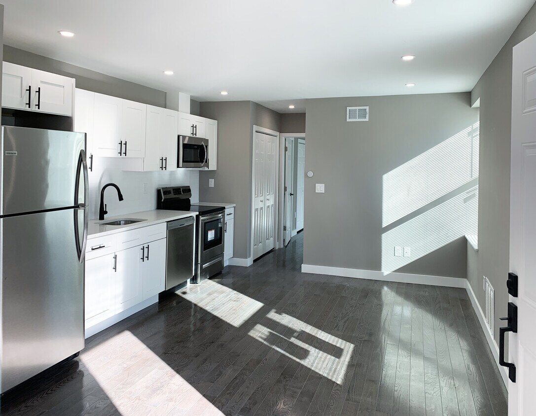 Foto principal - 1379 S 46th St