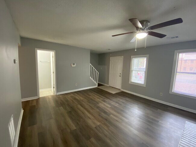 Building Photo - 5600 Windwood Rd