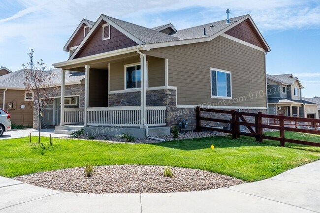 Foto del edificio - Gorgeous 4-Bed, 2.5 Bath Home in Windsor!