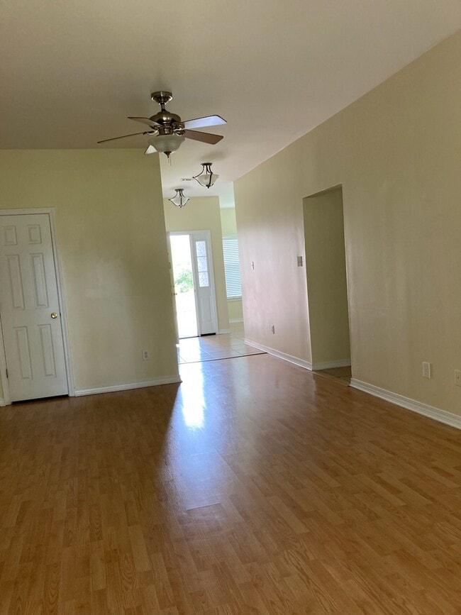 Building Photo - 213 Texas Ave