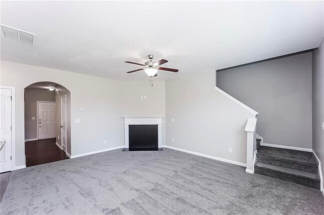 Building Photo - 6555 Woodwell Dr