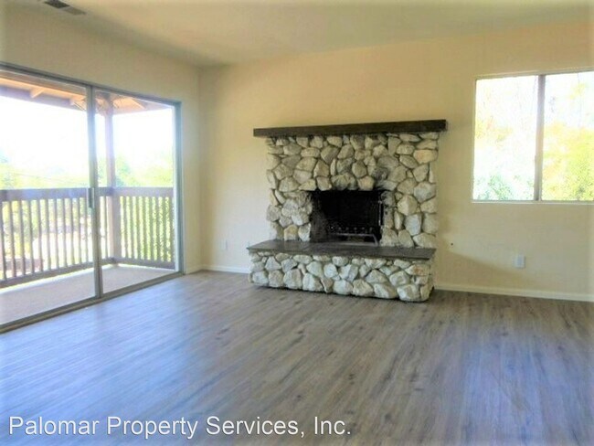 Building Photo - 4 br, 2.5 bath House - 1322 Country Club Dr