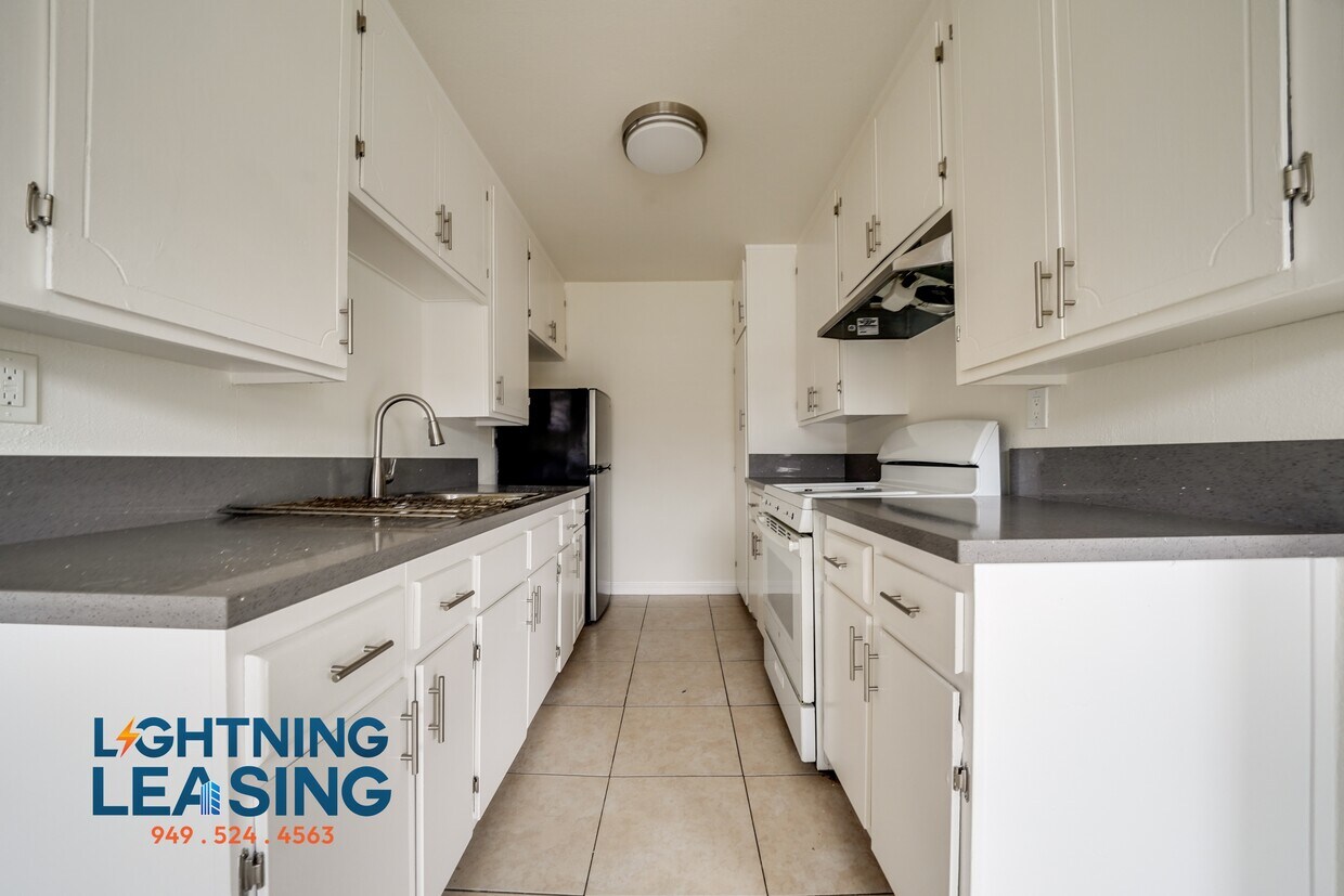 Foto principal - 8140 Langdon Ave