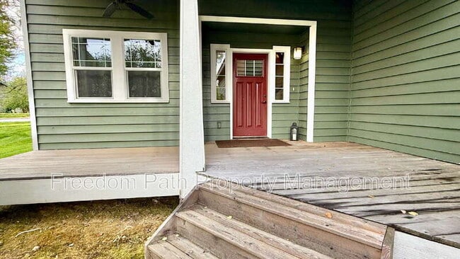 Building Photo - 406 Lundblad Pl