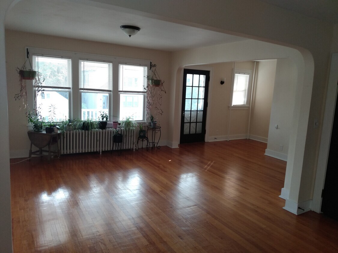 Living Room - 15 Edison Ave