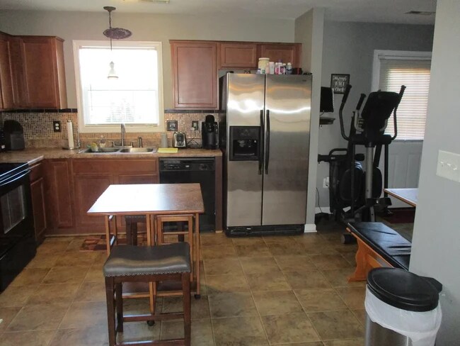 Building Photo - 6759 Woodcreeper Dr