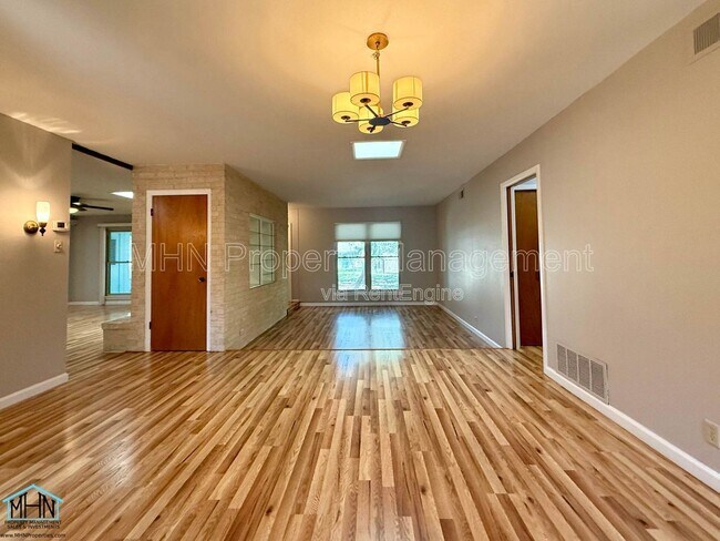 Foto del edificio - 7010 Forest Way St