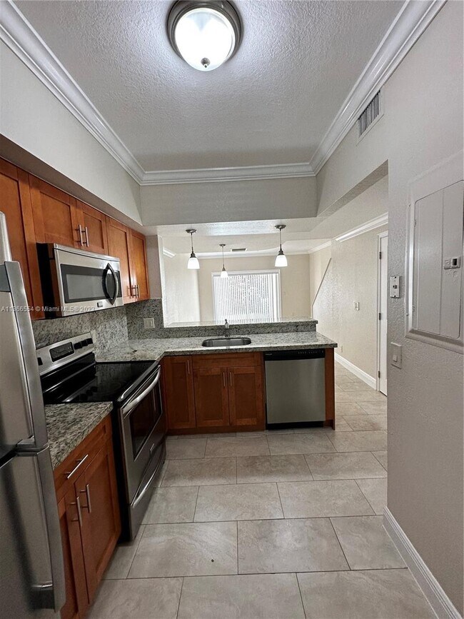 Building Photo - 178 SW 96th Ave