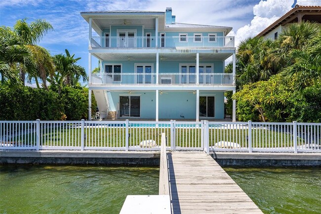 Foto del edificio - 821 Bay Point Dr