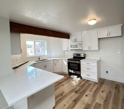 Building Photo - 10218 Snow Iris Way