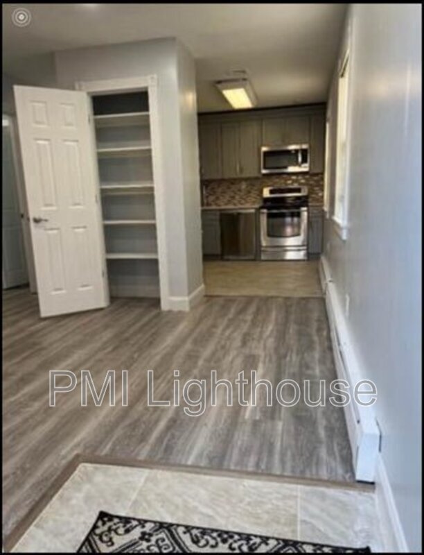 Building Photo - 1308 Townline Rd