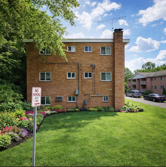 Building Photo - 170 Richardson Pl