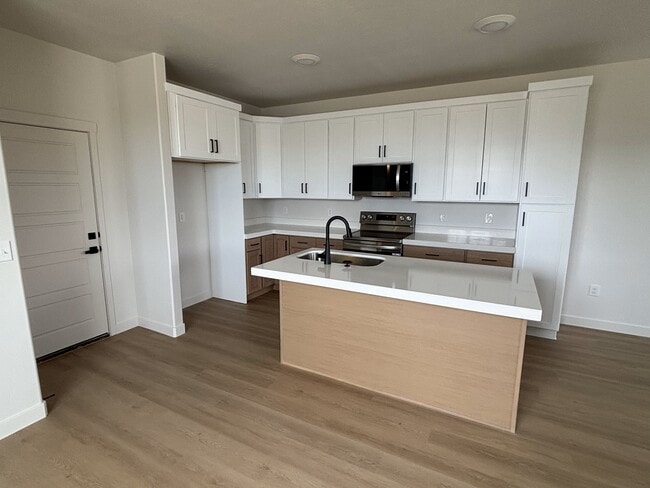 Building Photo - 6152 S 4640 W