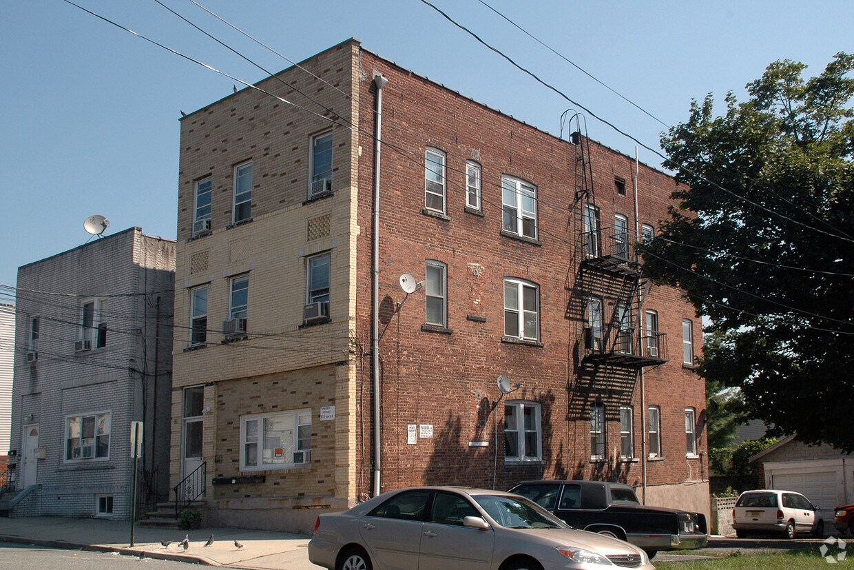Primary Photo - 166 Westminster Pl