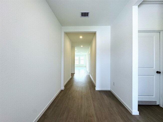 Building Photo - 6815 Harvest Wheat Ln