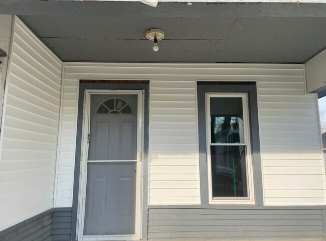 Building Photo - 1726 Belmont Ave