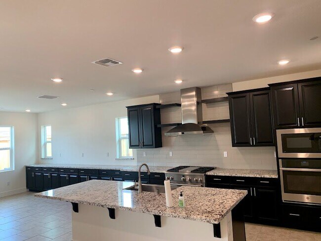 Building Photo - 3511 Cormorant Dr