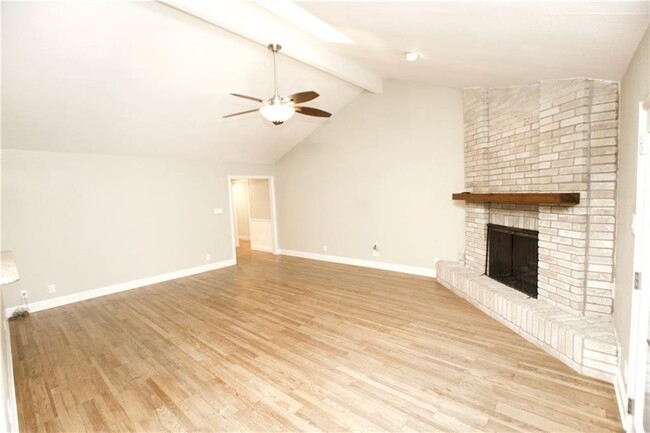 Building Photo - 4307 Balcones Woods Dr