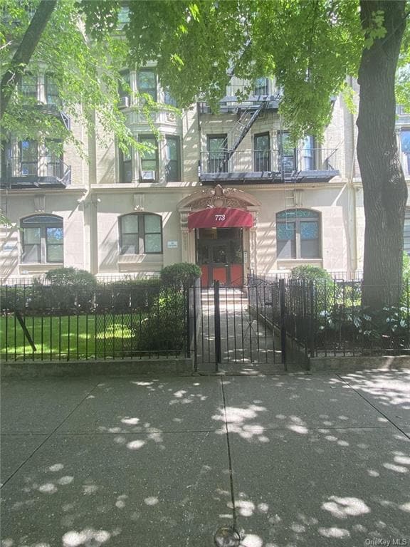 Primary Photo - 773 Eastern Pkwy