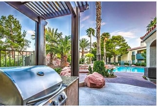 Building Photo - 33200 Forest West St