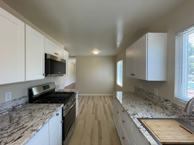 Foto del edificio - Stunning single-story home in Old Carlsbad...