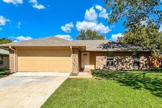 Building Photo - 302 Memorial Dr