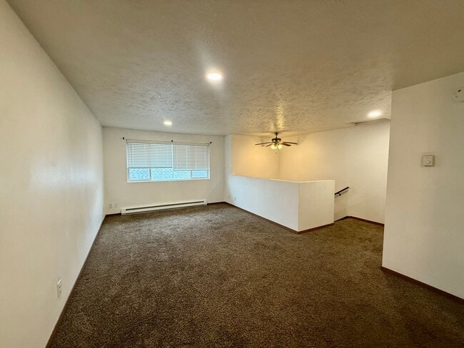 Building Photo - 4905 - York Duplex