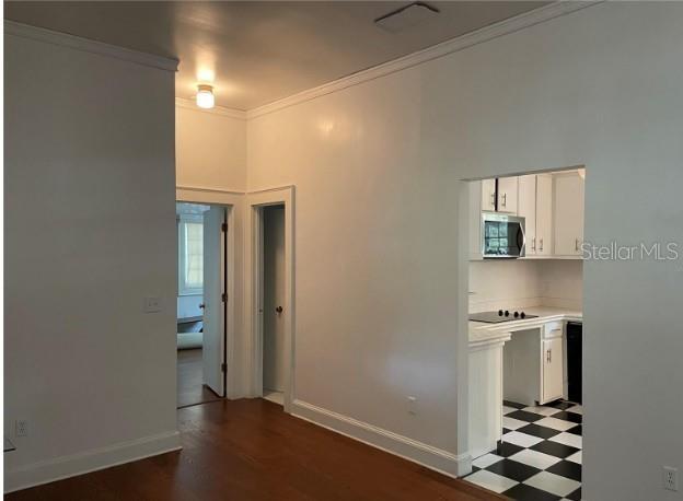 Building Photo - 528 S Bluford Ave