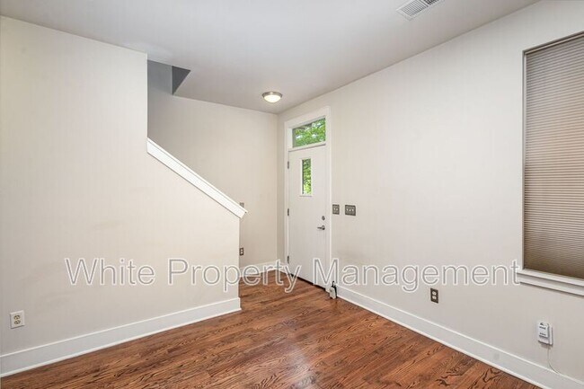 Building Photo - 526 N McDowell St