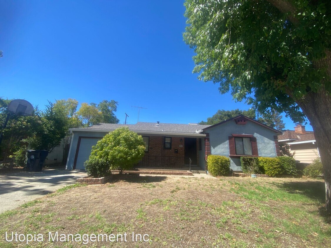 Foto principal - 3 br, 2 bath House - 2511 34th Ave