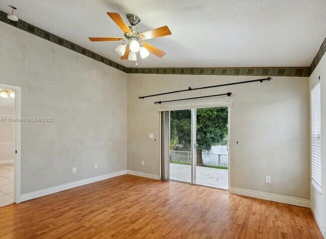 Foto del edificio - 16264 Northwest 24th Street