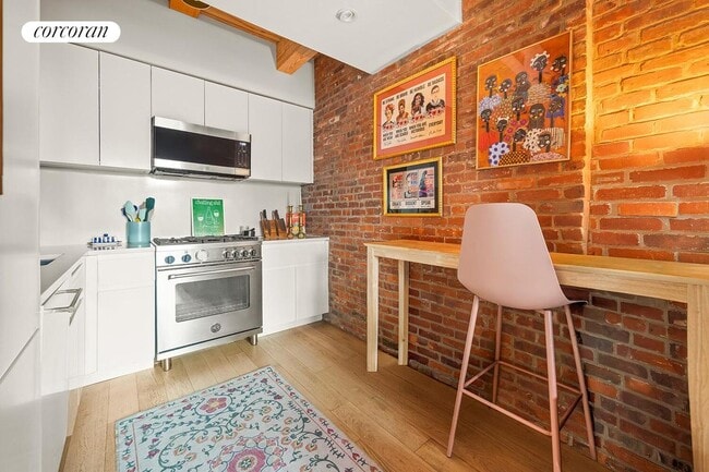 Building Photo - 120 Java St