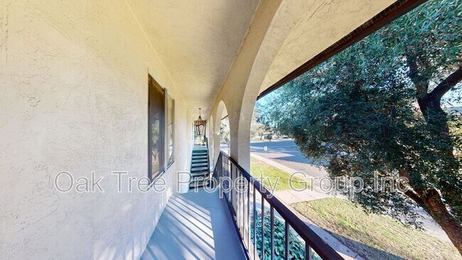 Foto del edificio - 1637 Catalina Ct