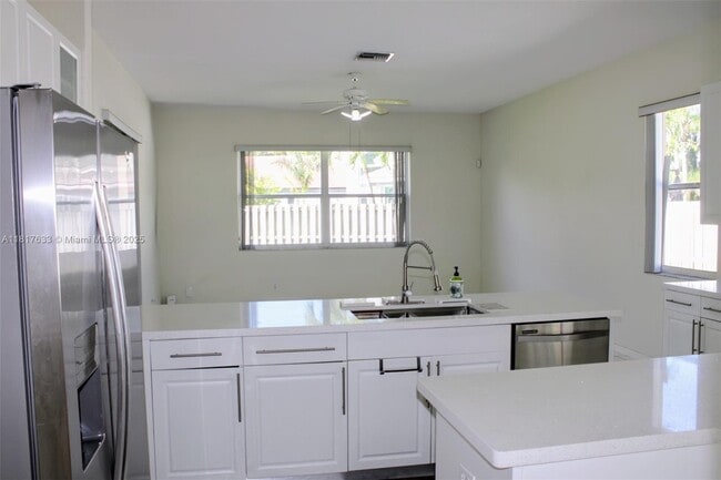 Foto del edificio - 17820 NW 16th St