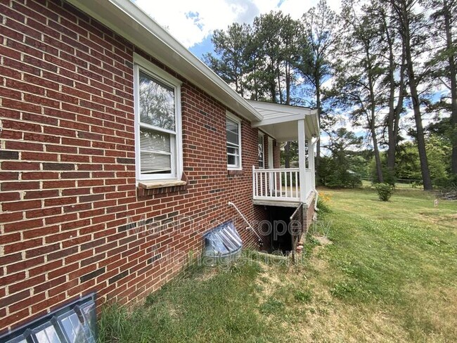 Building Photo - 595 Truslow Rd