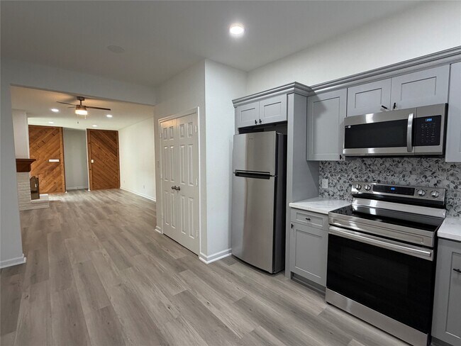 Foto del edificio - 6401 Deihl Rd