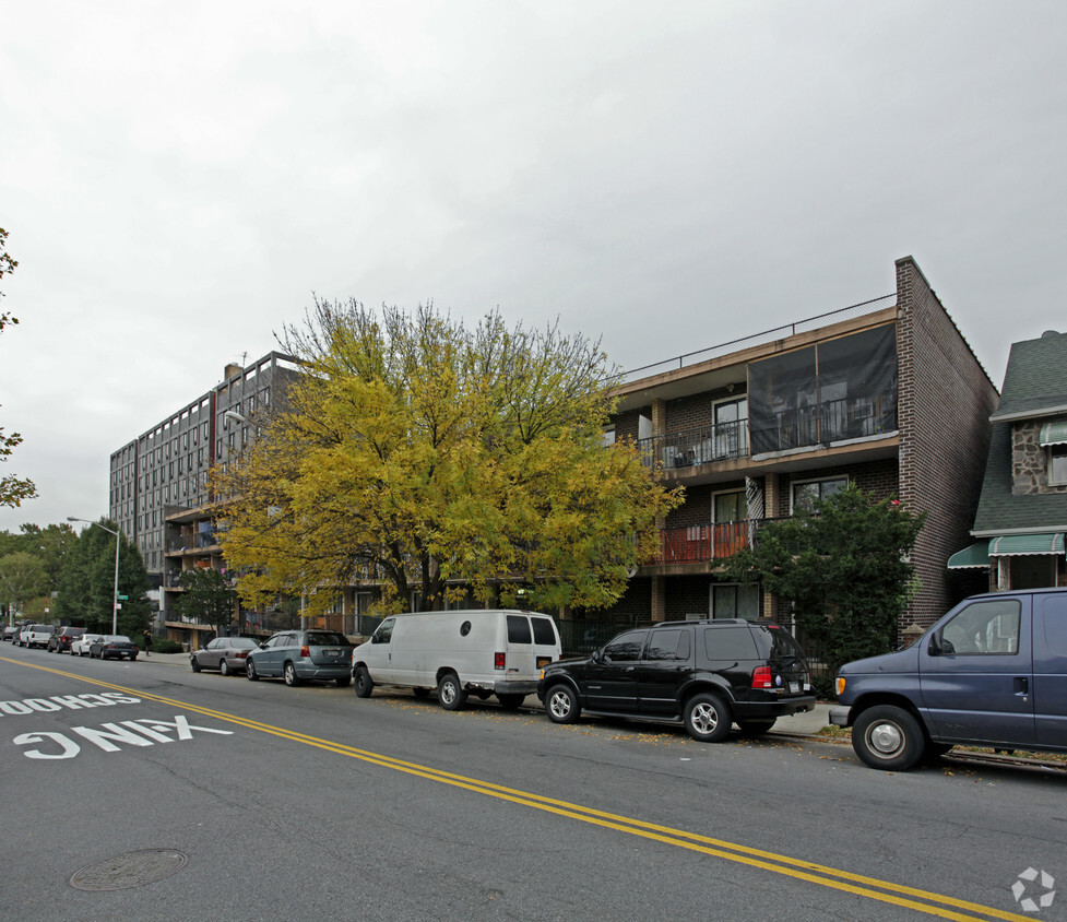 Primary Photo - Corona Apartments