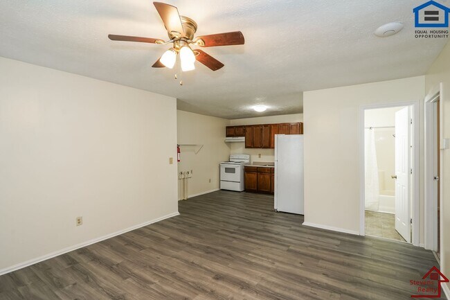 Foto del edificio - 174 Bybee Woods Dr