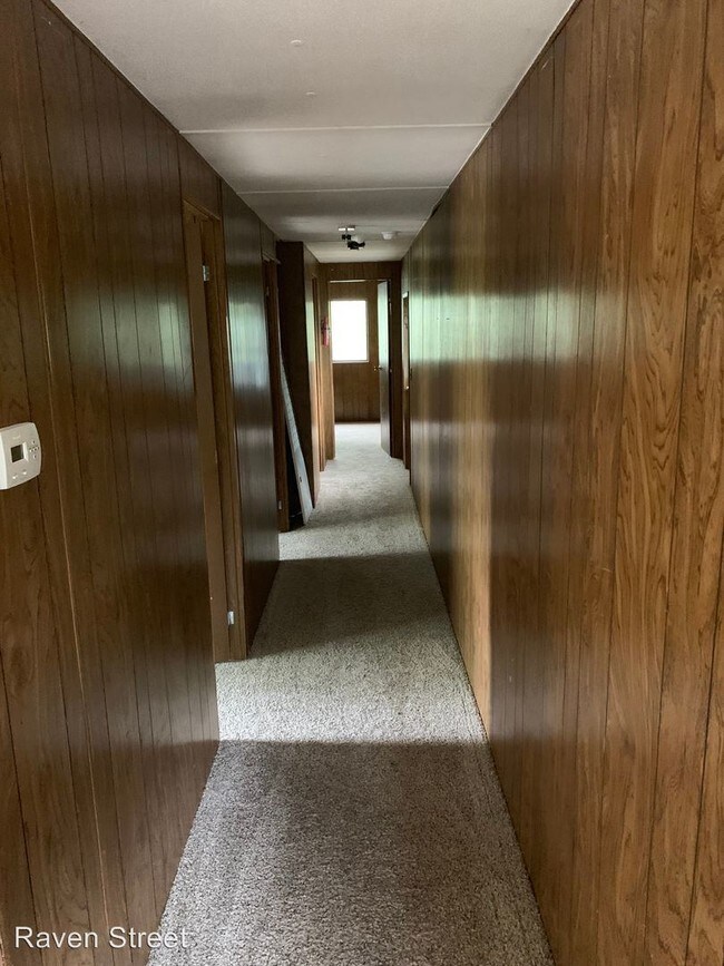 Foto del edificio - 3 br, 1 bath Apartment - 21107 Raven St