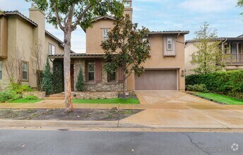 Building Photo - 15677 Via Montecristo