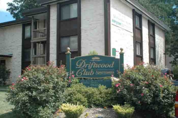 ¡Bienvenido a casa! - Driftwood Club Apartments, Inc