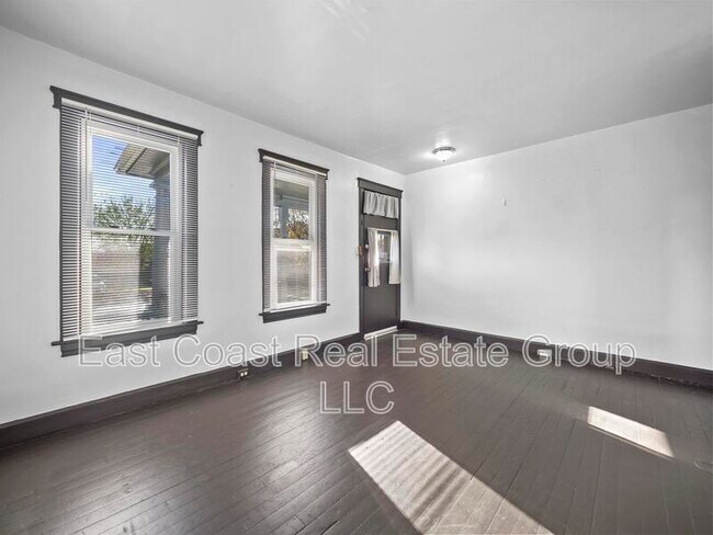 Foto del edificio - 111 West Side Ave