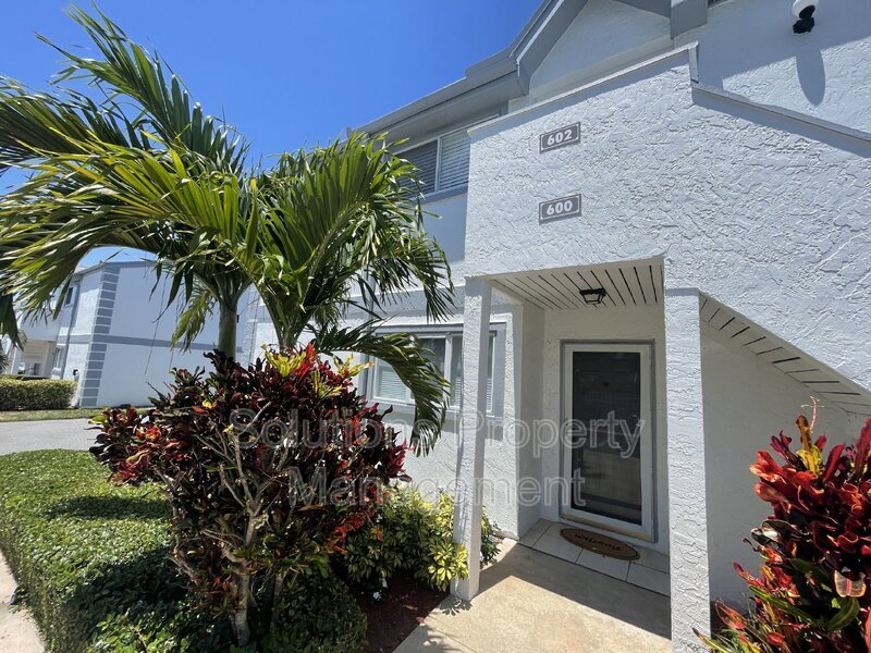 Foto principal - 600 Beach Park Ln