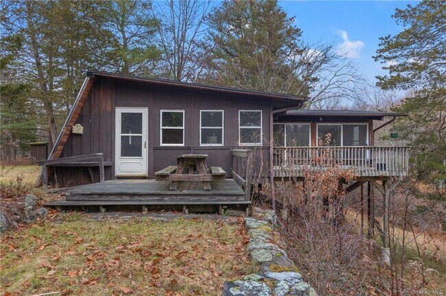Foto del edificio - 288-308 Pine Hill Rd